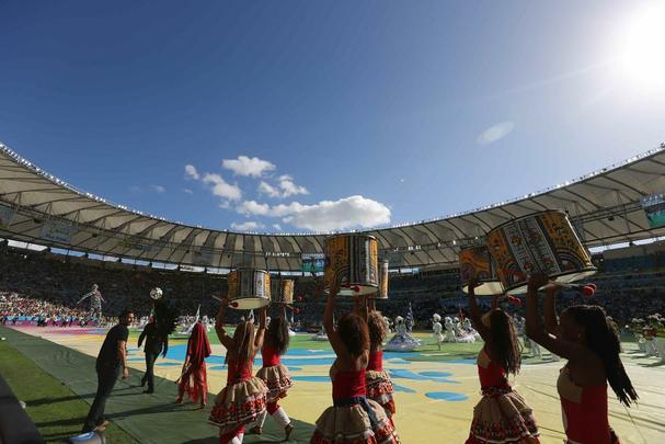 Astros da msica, como Shakira, Santana, Ivete Sangalo, Carlinhos Brown e Alexandre Pires participaram da festa no Maracan