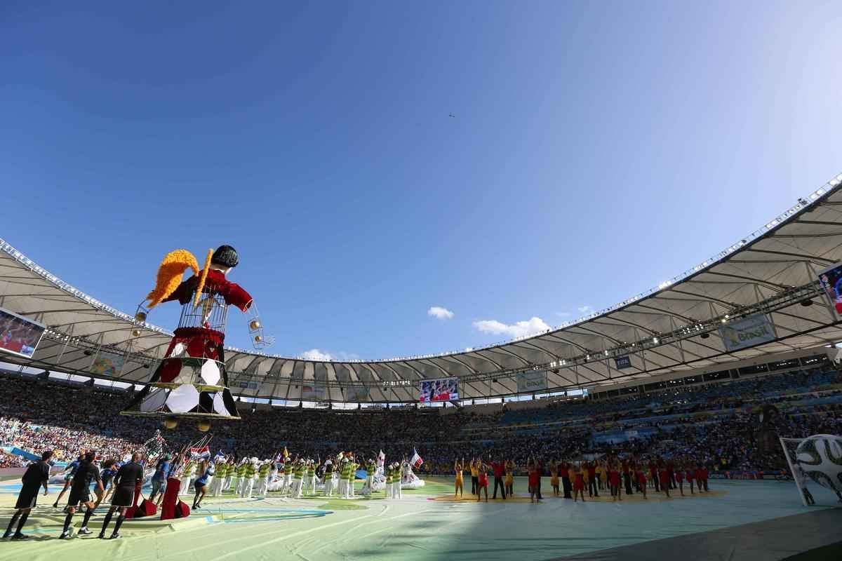 Astros da msica, como Shakira, Santana, Ivete Sangalo, Carlinhos Brown e Alexandre Pires participaram da festa no Maracan