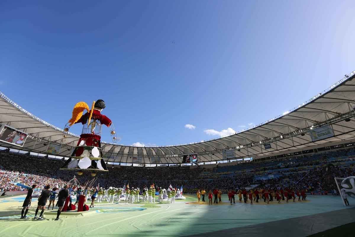 Astros da msica, como Shakira, Santana, Ivete Sangalo, Carlinhos Brown e Alexandre Pires participaram da festa no Maracan