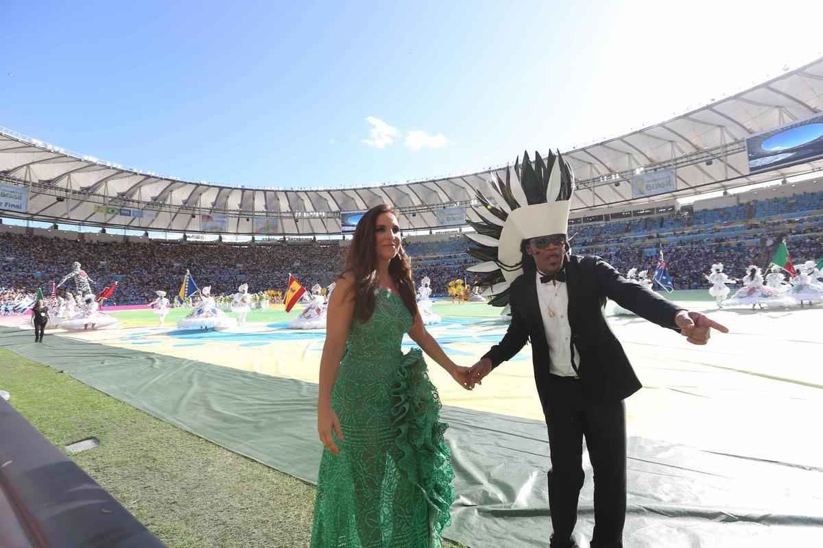 Astros da msica, como Shakira, Santana, Ivete Sangalo, Carlinhos Brown e Alexandre Pires participaram da festa no Maracan