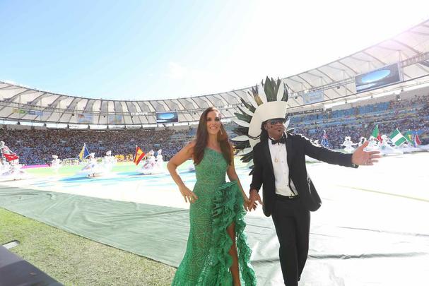 Astros da msica, como Shakira, Santana, Ivete Sangalo, Carlinhos Brown e Alexandre Pires participaram da festa no Maracan