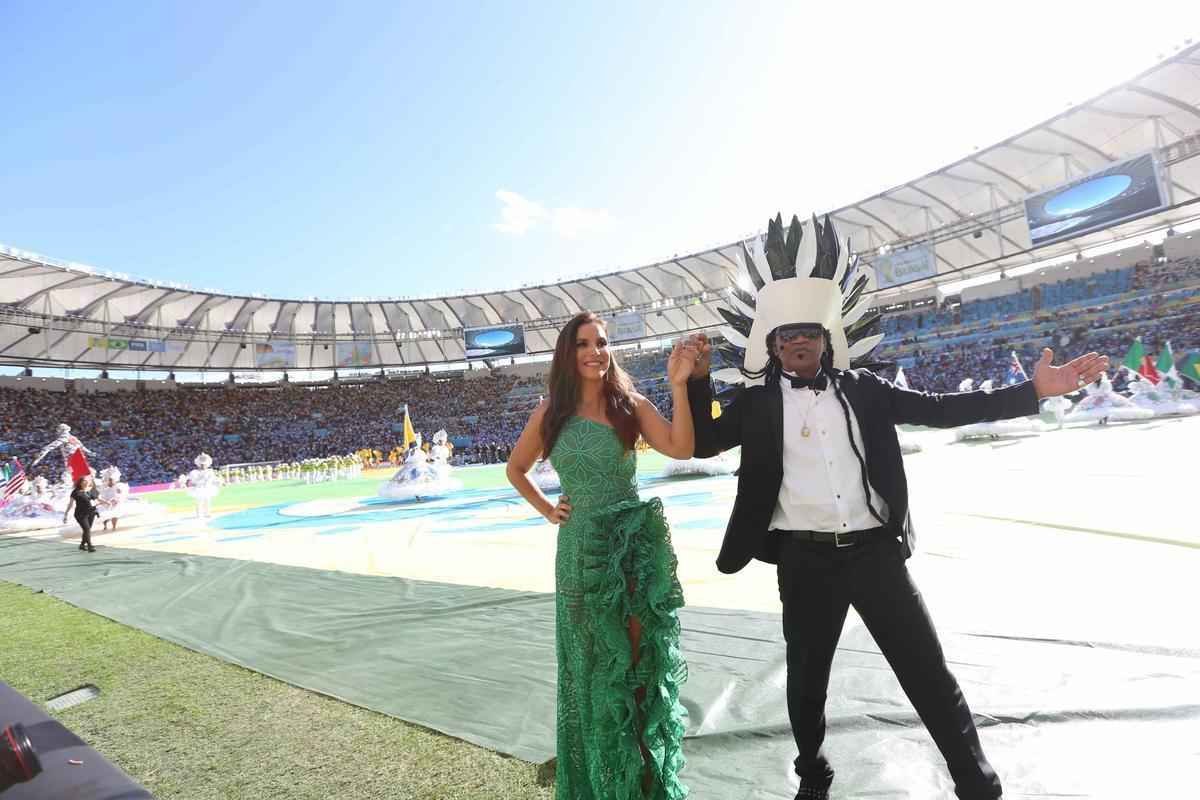 Astros da msica, como Shakira, Santana, Ivete Sangalo, Carlinhos Brown e Alexandre Pires participaram da festa no Maracan