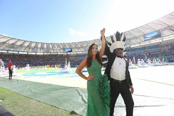 Astros da msica, como Shakira, Santana, Ivete Sangalo, Carlinhos Brown e Alexandre Pires participaram da festa no Maracan