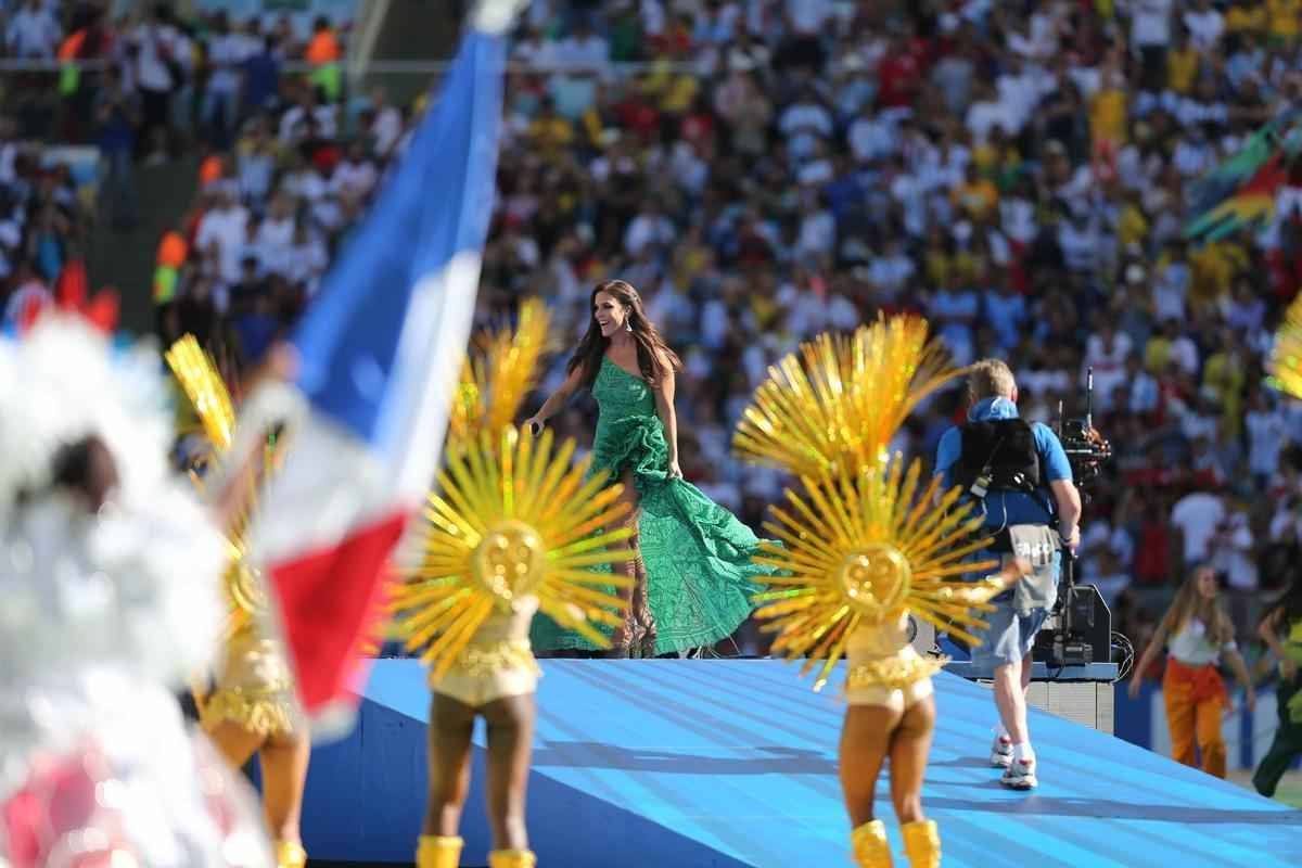 Astros da msica, como Shakira, Santana, Ivete Sangalo, Carlinhos Brown e Alexandre Pires participaram da festa no Maracan