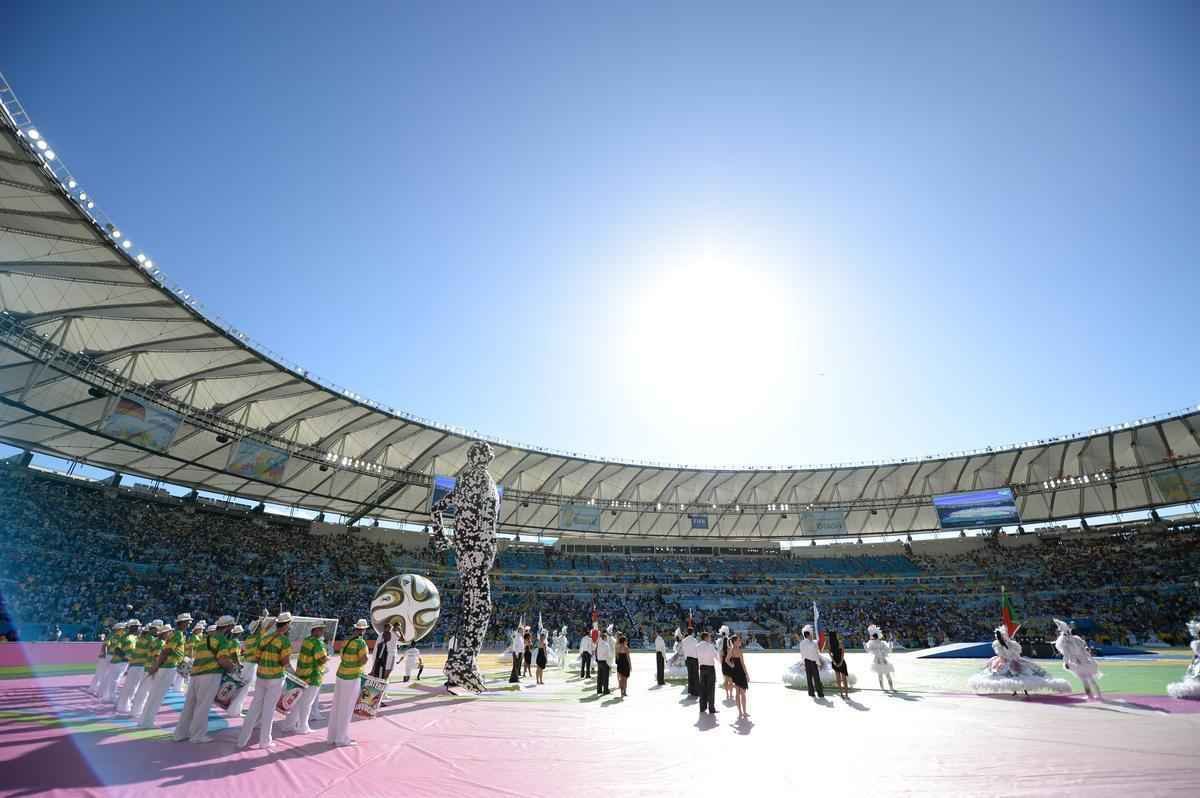 Astros da msica, como Shakira, Santana, Ivete Sangalo, Carlinhos Brown e Alexandre Pires participaram da festa no Maracan