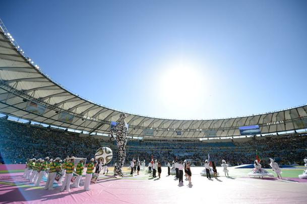 Astros da msica, como Shakira, Santana, Ivete Sangalo, Carlinhos Brown e Alexandre Pires participaram da festa no Maracan