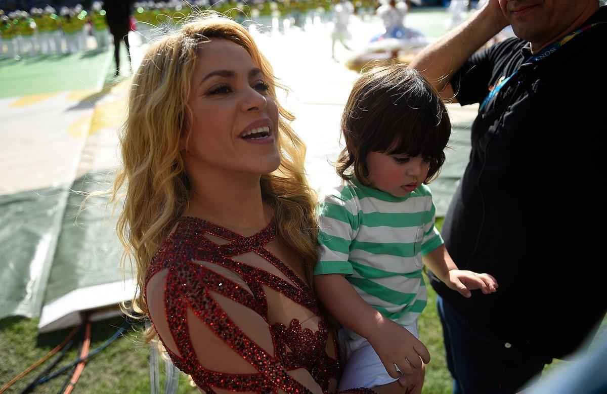 Shakira na festa de encerramento da Copa; na sequncia, ela se encontrou com o marido Piqu, jogador do Barcelona, e com o filho Milan