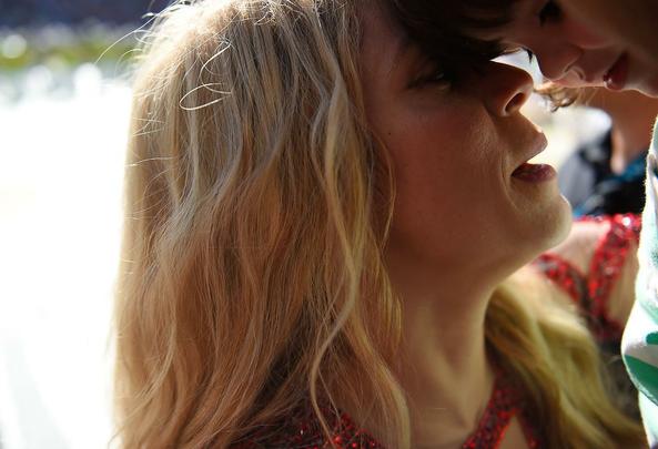 Shakira na festa de encerramento da Copa; na sequncia, ela se encontrou com o marido Piqu, jogador do Barcelona, e com o filho Milan