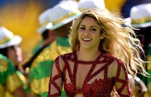 Shakira na festa de encerramento da Copa; na sequncia, ela se encontrou com o marido Piqu, jogador do Barcelona, e com o filho Milan