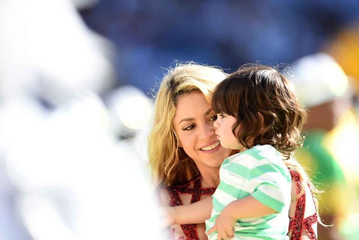 Shakira na festa de encerramento da Copa; na sequncia, ela se encontrou com o marido Piqu, jogador do Barcelona, e com o filho Milan