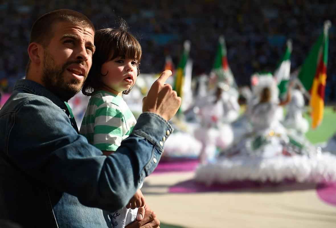 Gerard Piqu e o filho Milan  