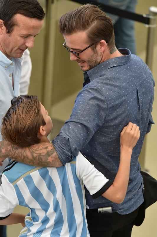 David Beckham com o filho com camisa da Argentina