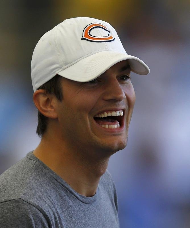 Ashton Kutcher em um camarote no Maracan