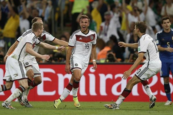 Aos sete minutos do segundo tempo da prorrogao, Mario Gtze fez o gol do ttulo da Alemanha