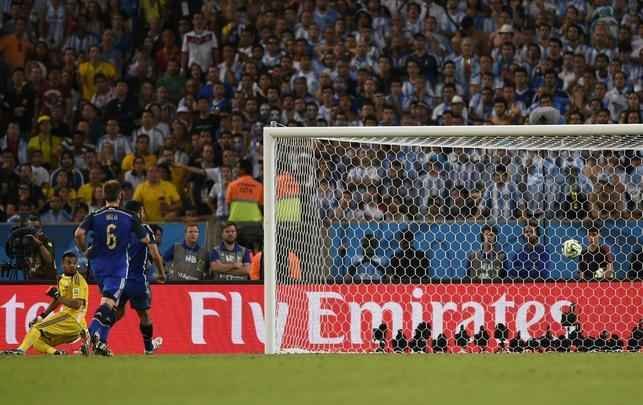 Aos sete minutos do segundo tempo da prorrogao, Mario Gtze fez o gol do ttulo da Alemanha