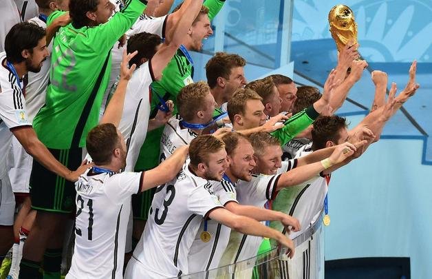 No Maracan, Seleo da Alemanha festeja a conquista da quarta Copa do Mundo