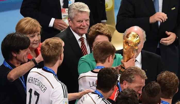 No Maracan, Seleo da Alemanha festeja a conquista da quarta Copa do Mundo