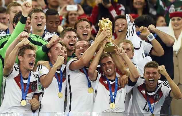 No Maracan, Seleo da Alemanha festeja a conquista da quarta Copa do Mundo