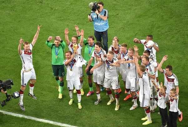 No Maracan, Seleo da Alemanha festeja a conquista da quarta Copa do Mundo