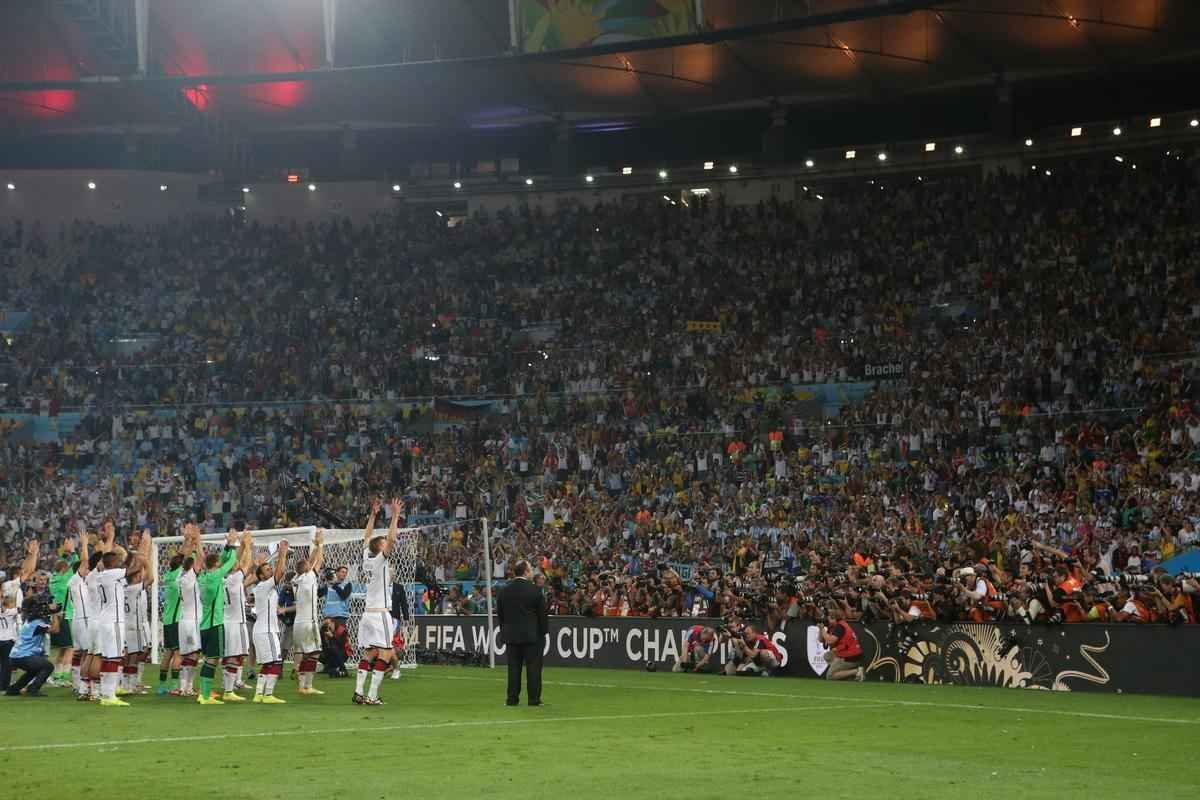 Com gol de Mario Gtze, Alemanha conquistou seu quarto ttulo mundial; veja fotos da festa germnica e da decepo argentina no Maracan