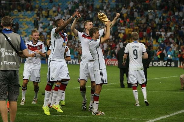 Com gol de Mario Gtze, Alemanha conquistou seu quarto ttulo mundial; veja fotos da festa germnica e da decepo argentina no Maracan