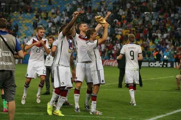 Com gol de Mario Gtze, Alemanha conquistou seu quarto ttulo mundial; veja fotos da festa germnica e da decepo argentina no Maracan