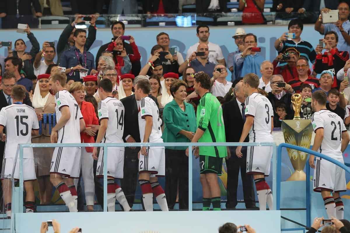 Com gol de Mario Gtze, Alemanha conquistou seu quarto ttulo mundial; veja fotos da festa germnica e da decepo argentina no Maracan