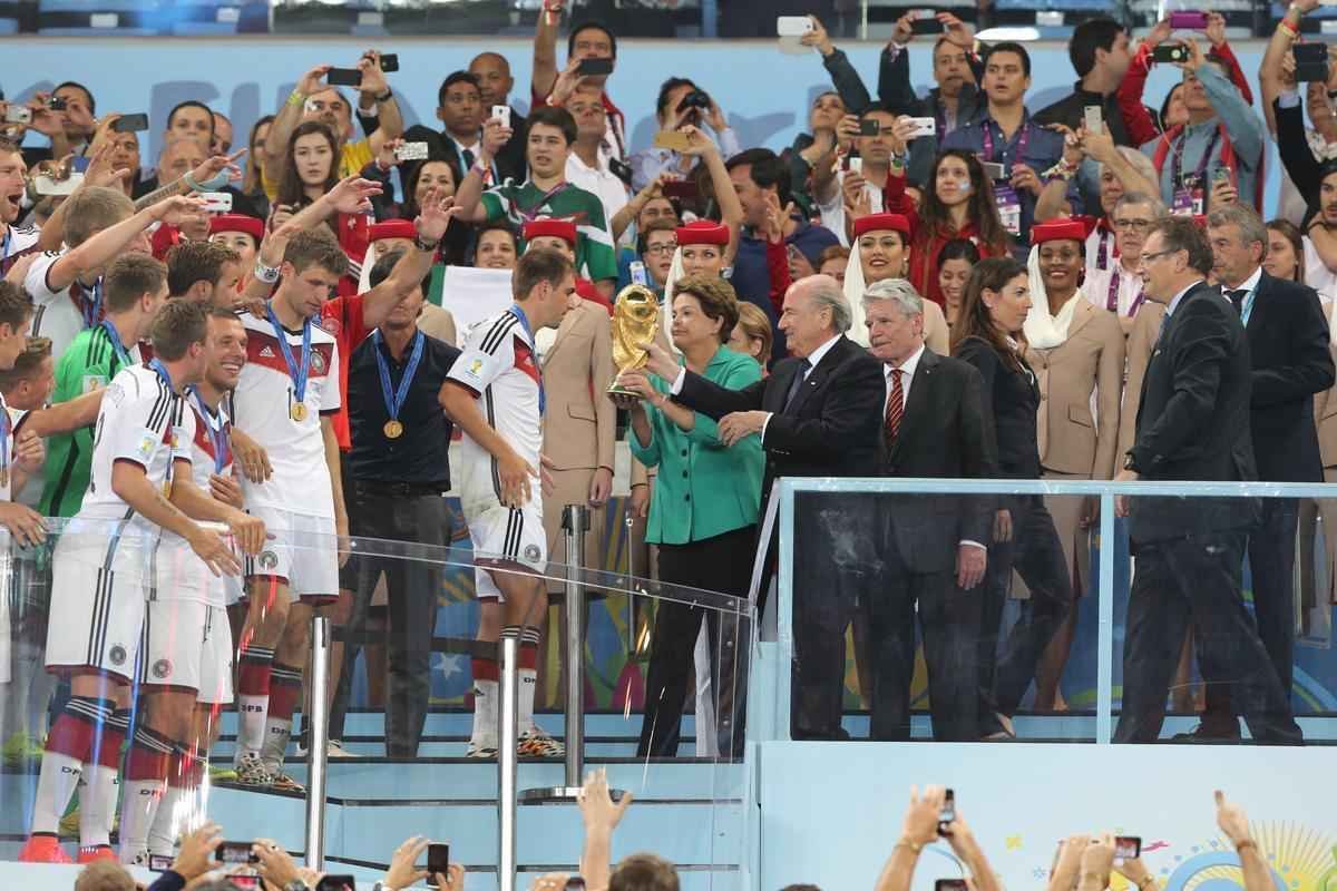 Com gol de Mario Gtze, Alemanha conquistou seu quarto ttulo mundial; veja fotos da festa germnica e da decepo argentina no Maracan