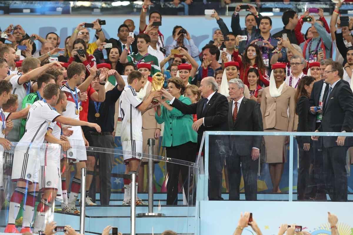 Com gol de Mario Gtze, Alemanha conquistou seu quarto ttulo mundial; veja fotos da festa germnica e da decepo argentina no Maracan