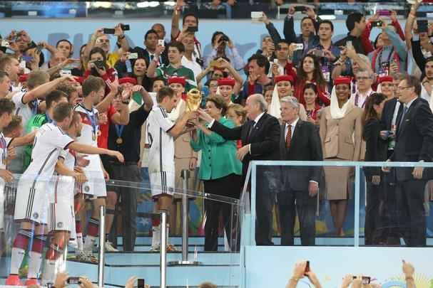 Com gol de Mario Gtze, Alemanha conquistou seu quarto ttulo mundial; veja fotos da festa germnica e da decepo argentina no Maracan