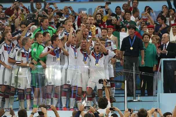 Com gol de Mario Gtze, Alemanha conquistou seu quarto ttulo mundial; veja fotos da festa germnica e da decepo argentina no Maracan