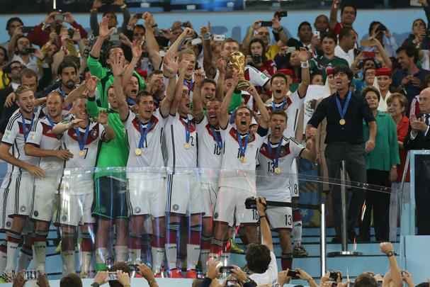 Com gol de Mario Gtze, Alemanha conquistou seu quarto ttulo mundial; veja fotos da festa germnica e da decepo argentina no Maracan