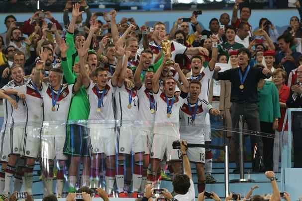 Com gol de Mario Gtze, Alemanha conquistou seu quarto ttulo mundial; veja fotos da festa germnica e da decepo argentina no Maracan