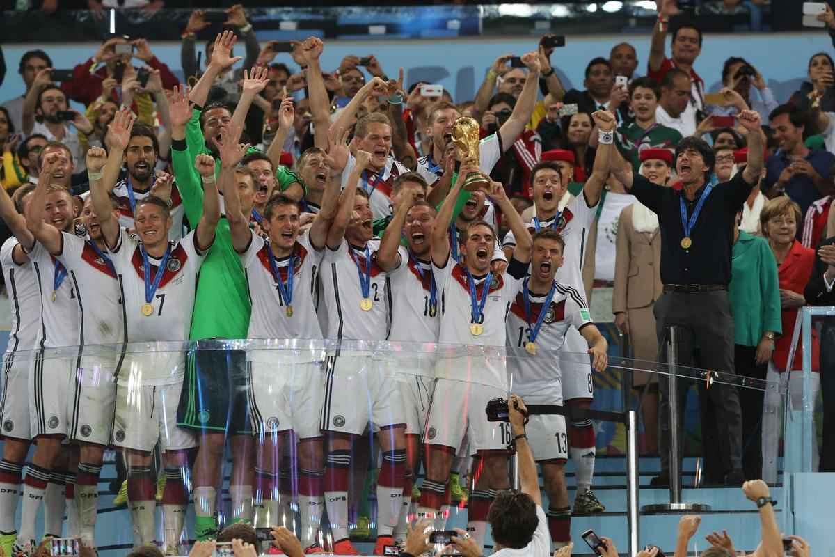 Com gol de Mario Gtze, Alemanha conquistou seu quarto ttulo mundial; veja fotos da festa germnica e da decepo argentina no Maracan