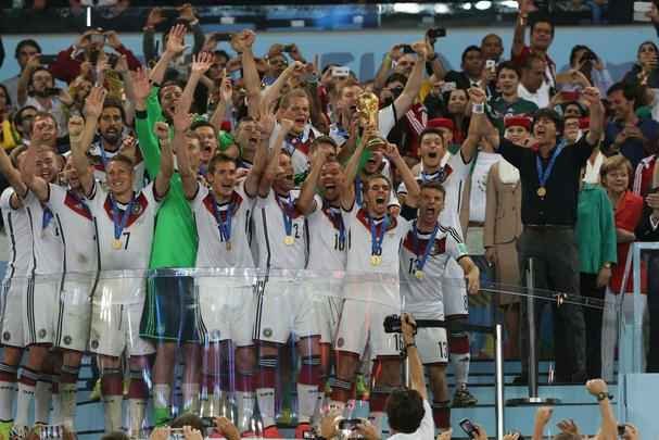Com gol de Mario Gtze, Alemanha conquistou seu quarto ttulo mundial; veja fotos da festa germnica e da decepo argentina no Maracan
