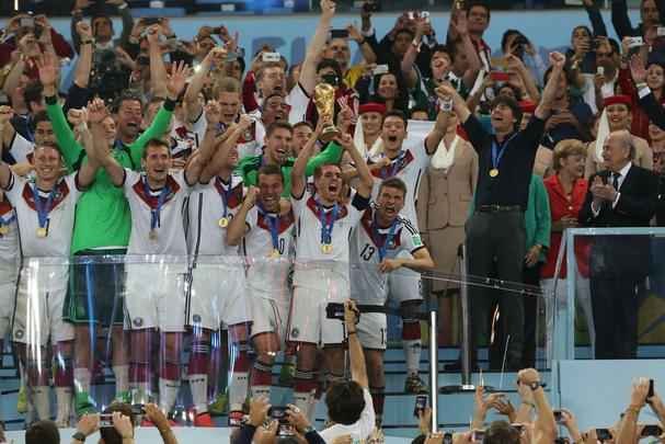 Com gol de Mario Gtze, Alemanha conquistou seu quarto ttulo mundial; veja fotos da festa germnica e da decepo argentina no Maracan
