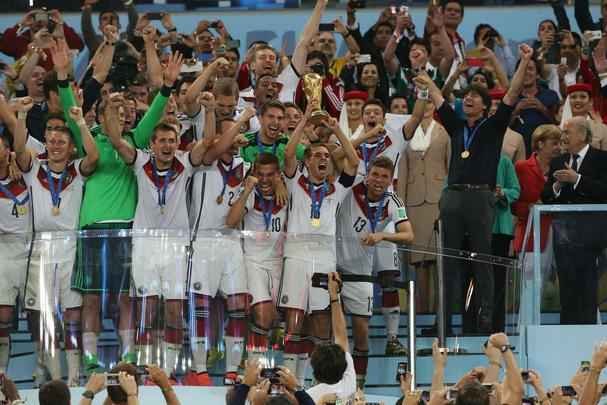 Com gol de Mario Gtze, Alemanha conquistou seu quarto ttulo mundial; veja fotos da festa germnica e da decepo argentina no Maracan