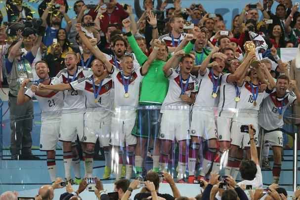 Com gol de Mario Gtze, Alemanha conquistou seu quarto ttulo mundial; veja fotos da festa germnica e da decepo argentina no Maracan