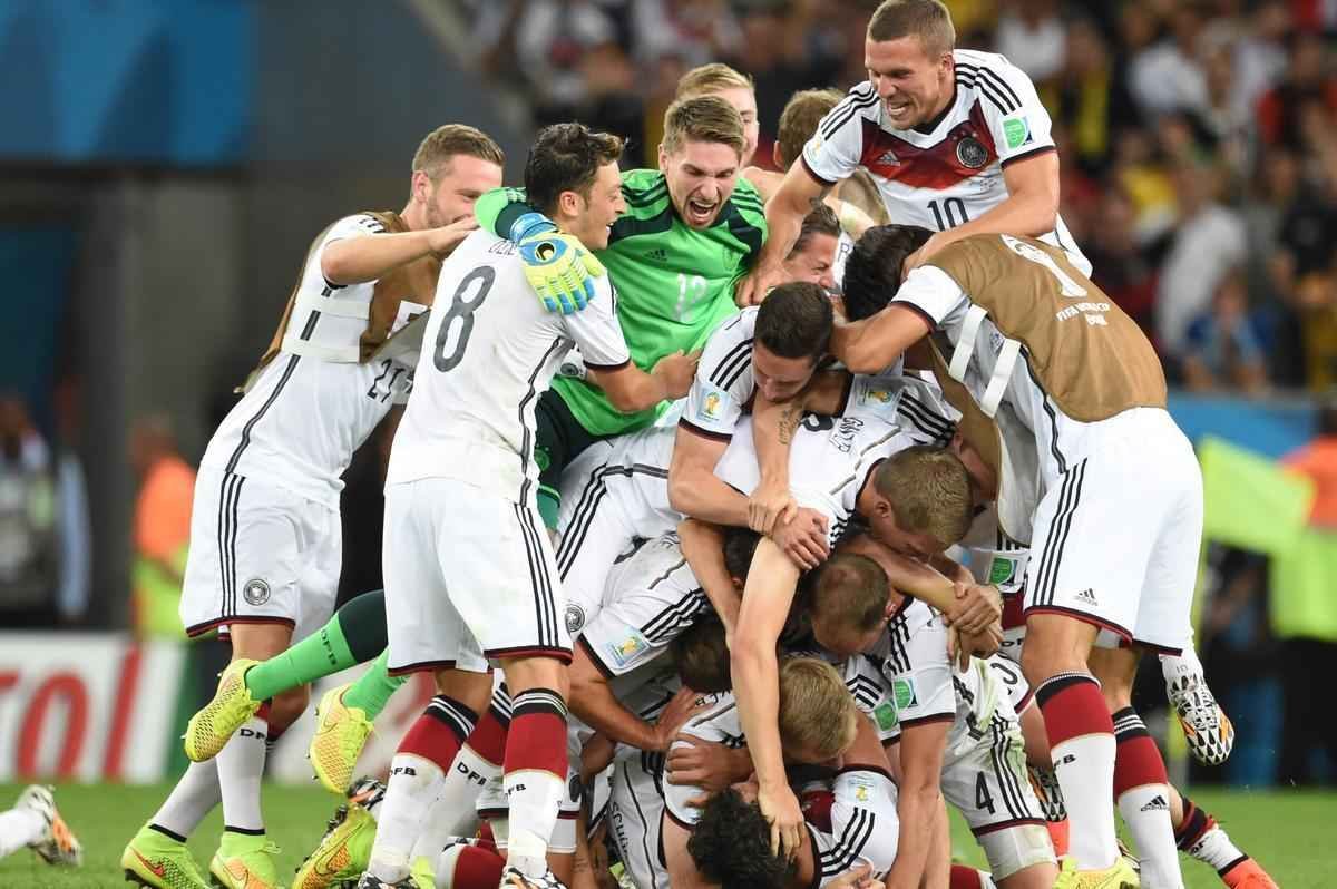 Com gol de Mario Gtze, Alemanha conquistou seu quarto ttulo mundial; veja fotos da festa germnica e da decepo argentina no Maracan