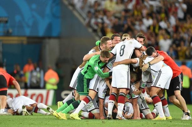 Com gol de Mario Gtze, Alemanha conquistou seu quarto ttulo mundial; veja fotos da festa germnica e da decepo argentina no Maracan