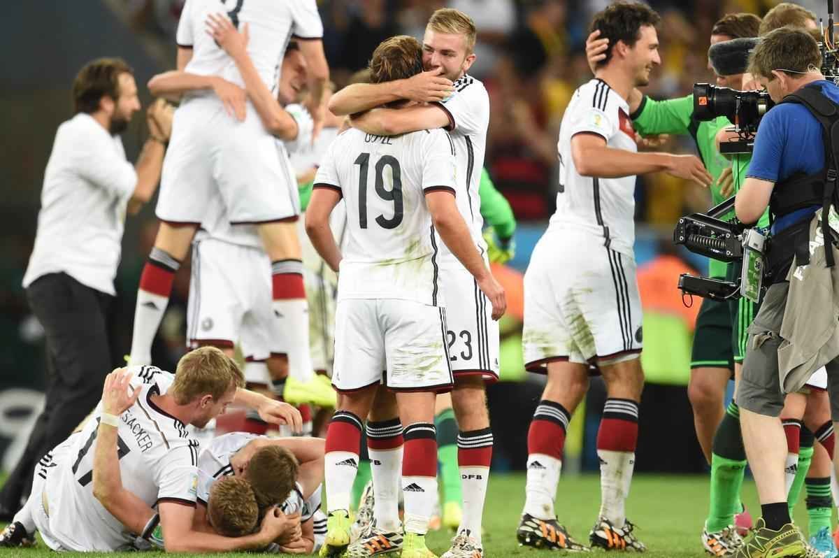 Com gol de Mario Gtze, Alemanha conquistou seu quarto ttulo mundial; veja fotos da festa germnica e da decepo argentina no Maracan