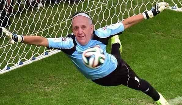 Papa Francisco no gol 
