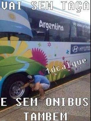 Em montagem brasileiros ironizam a derrota argentina