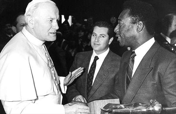 Em maro de 1978, Pel visitou o Papa Joo Paulo II no Vaticano (Arquivo do Vaticano/Reuters)