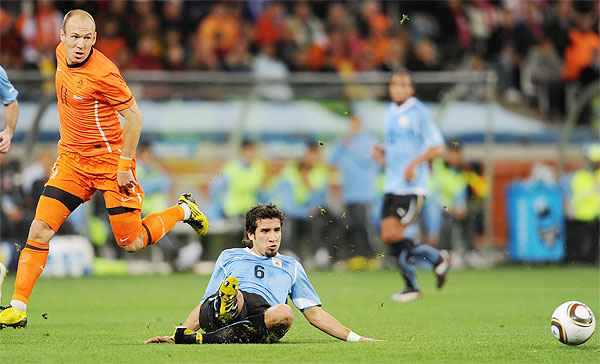 AFP PHOTO / FRANCK FIFE 