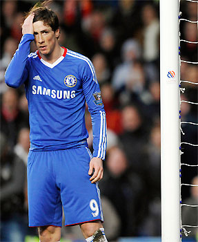 Ingleses destacam fim do mundo do Chelsea e erros de Torres