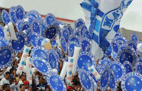 Torcida do Corinthians estabelece novo recorde de público em jogos