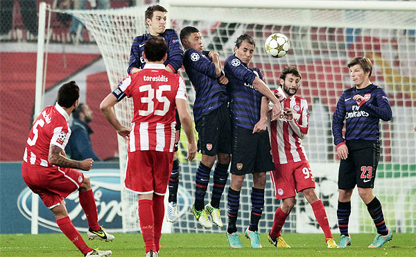 AFP PHOTO / ARIS MESSINIS 