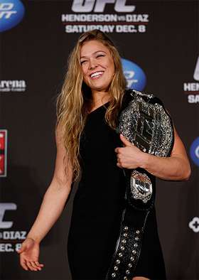 Há nove anos, Ronda Rousey e Carmouche faziam a primeira luta