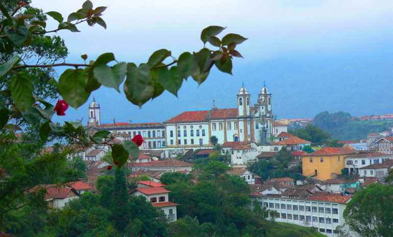  (Vista da cidade histrica de Ouro Preto, uma das grandes atraes dos turistas que vm a Minas Gerais)